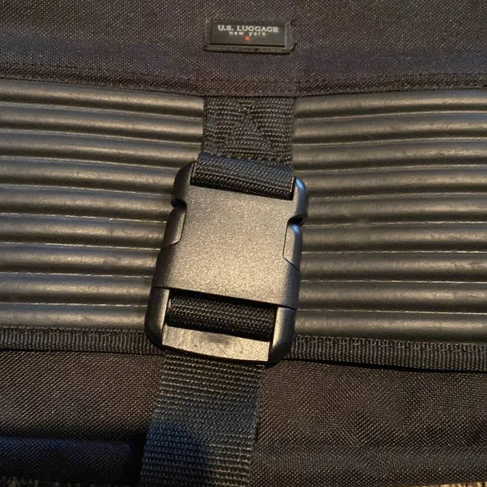 U.S. Luggage NY messenger bag computer bag color black